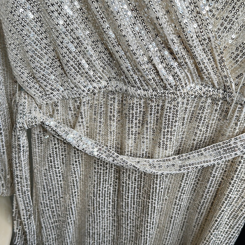 LONG SLEEVE SEQUINS SURPLICE  DRESS - Picture 10 of 10